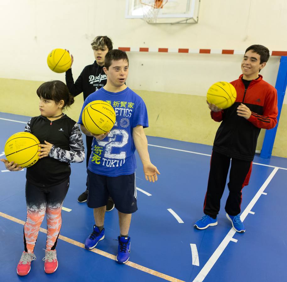 El Basket Down Rioja cuenta con dos equipos en los que se mezclan jugadores con y sin discapacidad