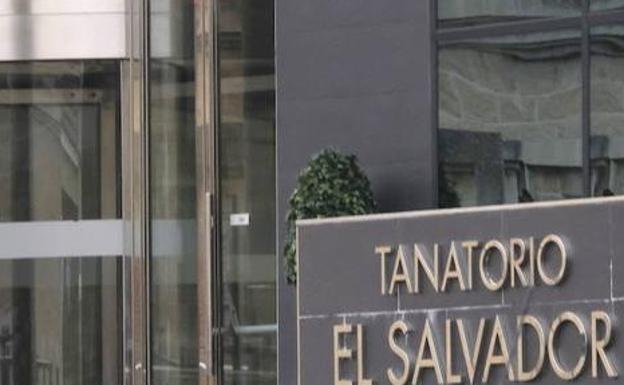 Entrada del tanatorio. 