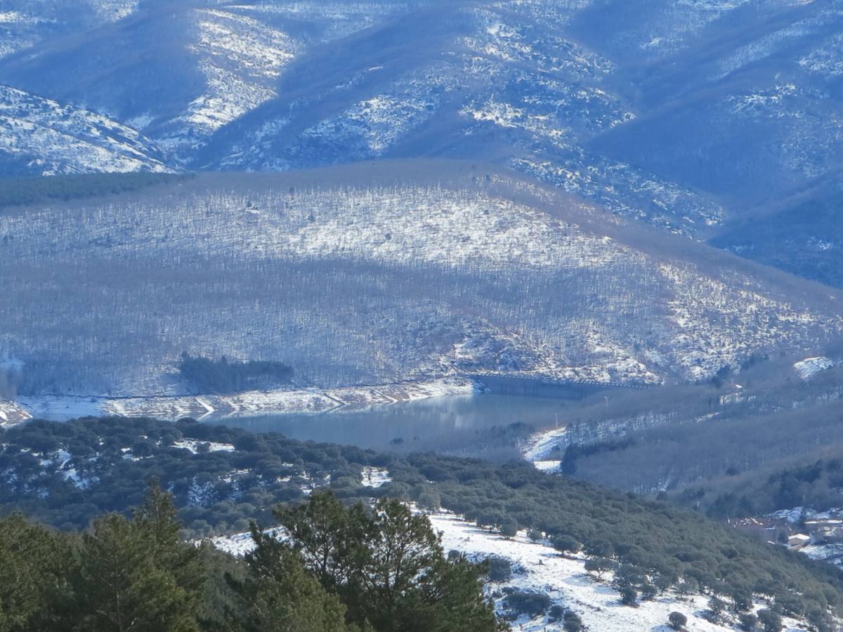 Después de un fin de semana de nieve y frío, El Rasillo comienza la semana con sol y deja unas preciosas imágenes