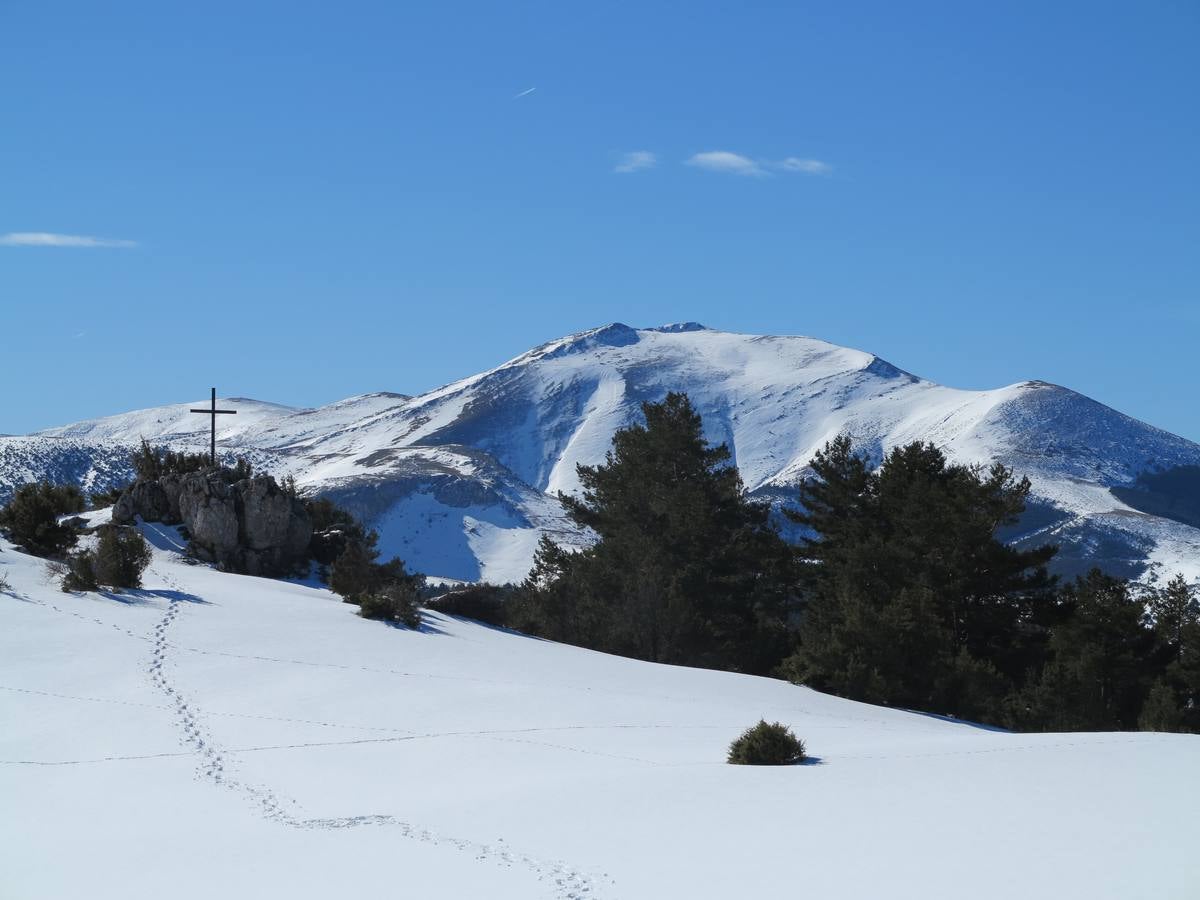 Después de un fin de semana de nieve y frío, El Rasillo comienza la semana con sol y deja unas preciosas imágenes