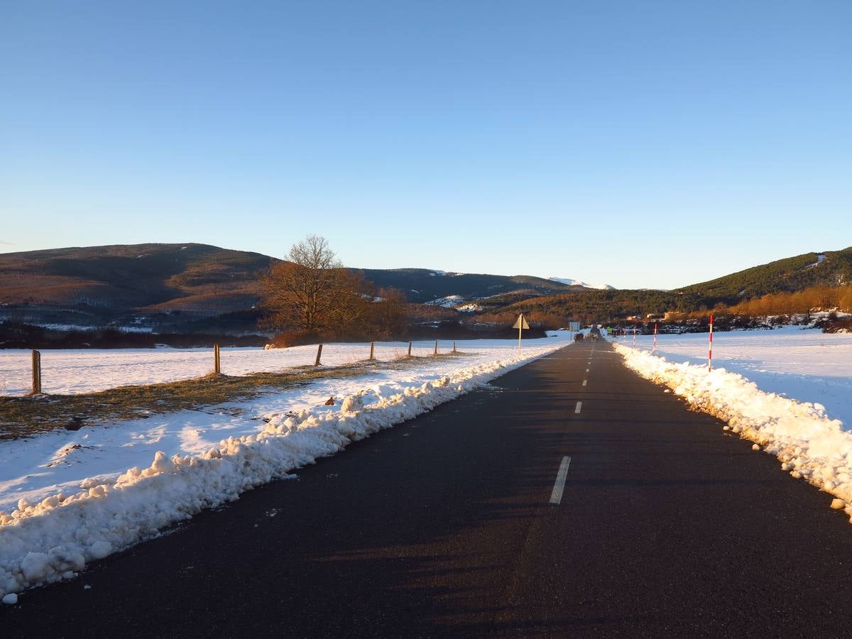 Después de un fin de semana de nieve y frío, El Rasillo comienza la semana con sol y deja unas preciosas imágenes