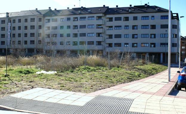 Parcela situada entre las calles Los Ebanistas, Samaniego, Travesía de La Rioja y Avenida de La Rioja