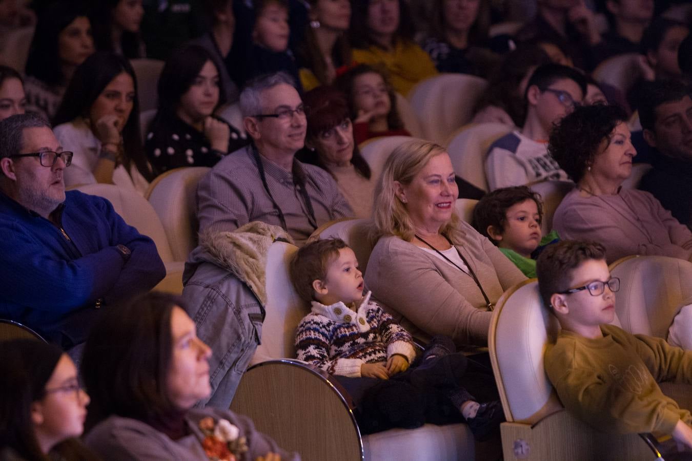 Divertida gala a favor de la asociación Faro.