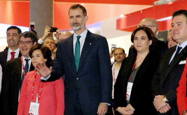 El Rey y Ada Colau, durante la inauguración el año pasado del Mobile Word Congress, en Barcelona.