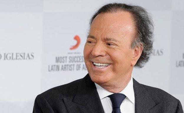 Julio Iglesias.