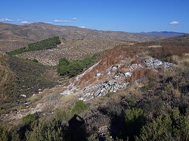 Medio Ambiente sella y recupera  49 escombreras en 36 municipios