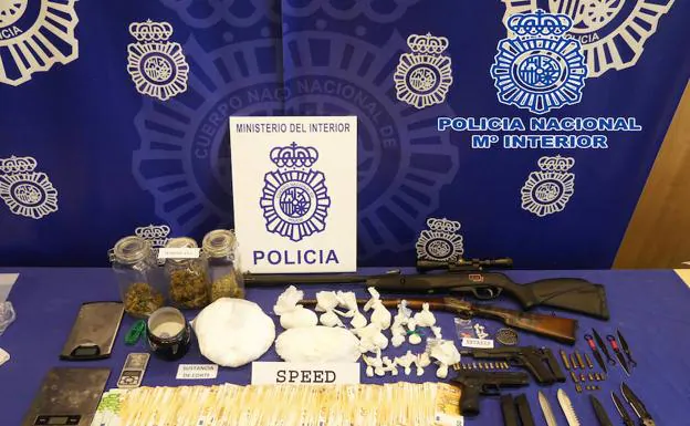 Material incautado por la Policía Nacional.