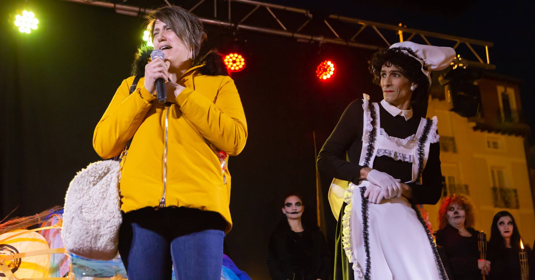 El Carnaval finaliza en Logroño con la Quema en la Plaza del Mercado, donde no faltó el concurso de lloros entre el público