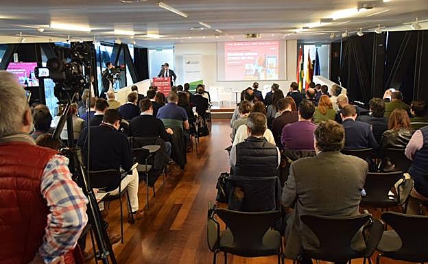 Imagen principal - Diferentes momentos de la jornada.