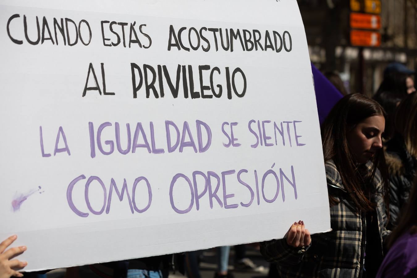 Fotos: La manifestación feminista estudiantil en Logroño, de camino a La Concha