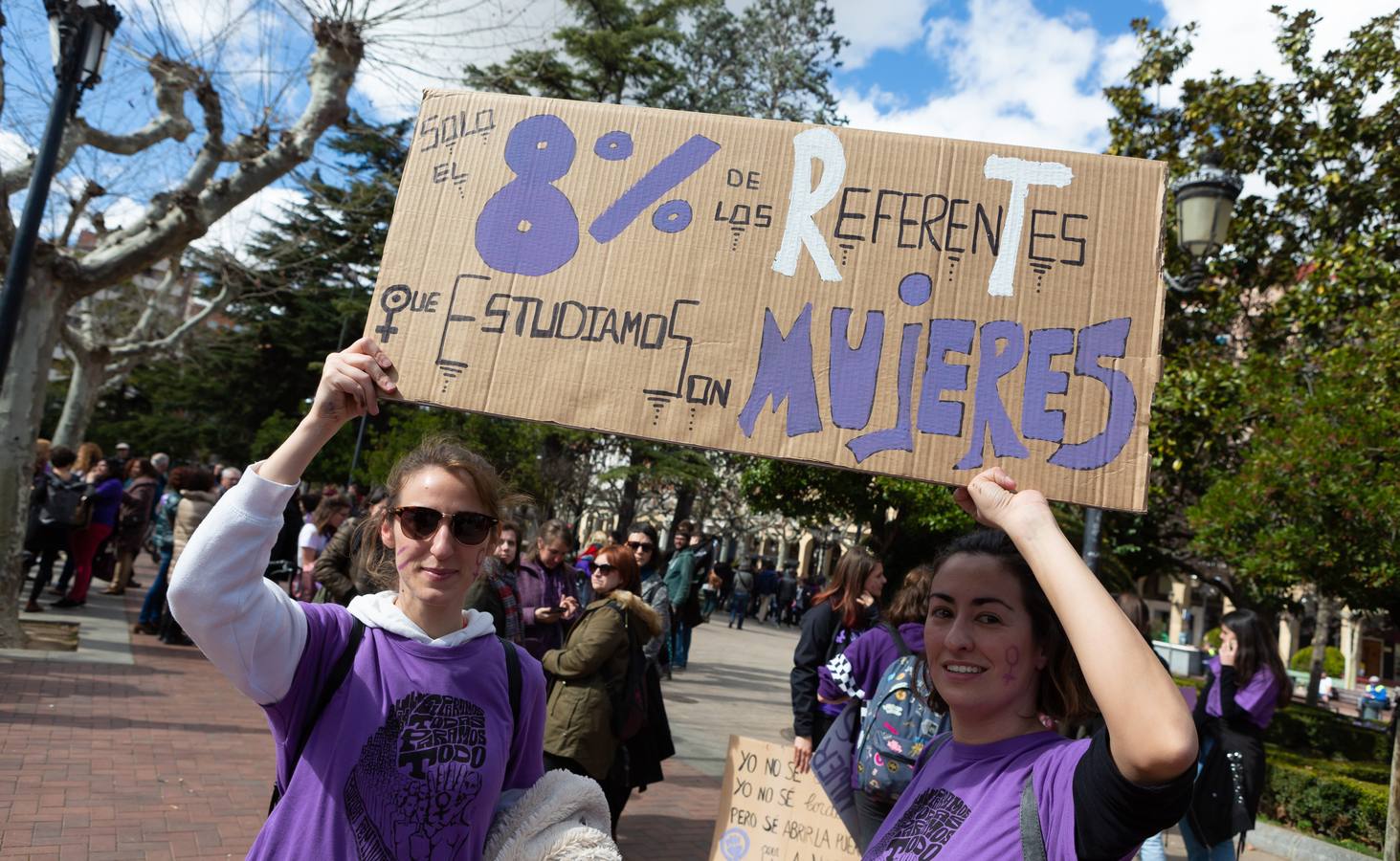 Fotos: La manifestación feminista estudiantil en Logroño, de camino a La Concha