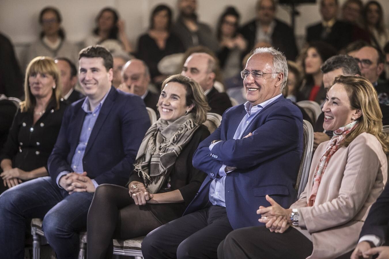 Fotos: Casado presenta en Logroño a los candidatos para las alcaldías de las cabeceras de comarca