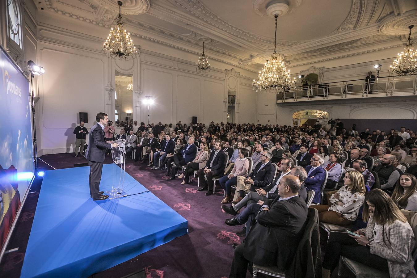 Fotos: Casado presenta en Logroño a los candidatos para las alcaldías de las cabeceras de comarca