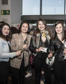 Imagen secundaria 2 - Arriba, Lino Jacinto Gregorio, Sandra Rodríguez, Yeray Roca, Jezibel Tirado y José Carlos Cuba. Abajo a la izquierda, Iciar Gallo, Elena Clavijo, Liuba Letoroba y Sandra Martínez. A la derecha, Cristina San Tomás, Carmen Villaro, Marina Ramírez y Sara Medrano.