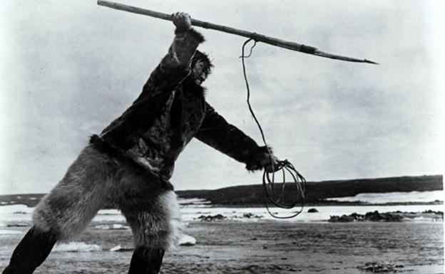 Nanook, pescando.