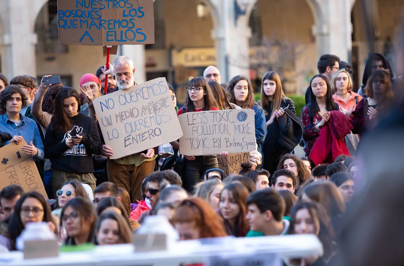 El 15M Climático ha reunido a varios centenares de personas en su primera cita