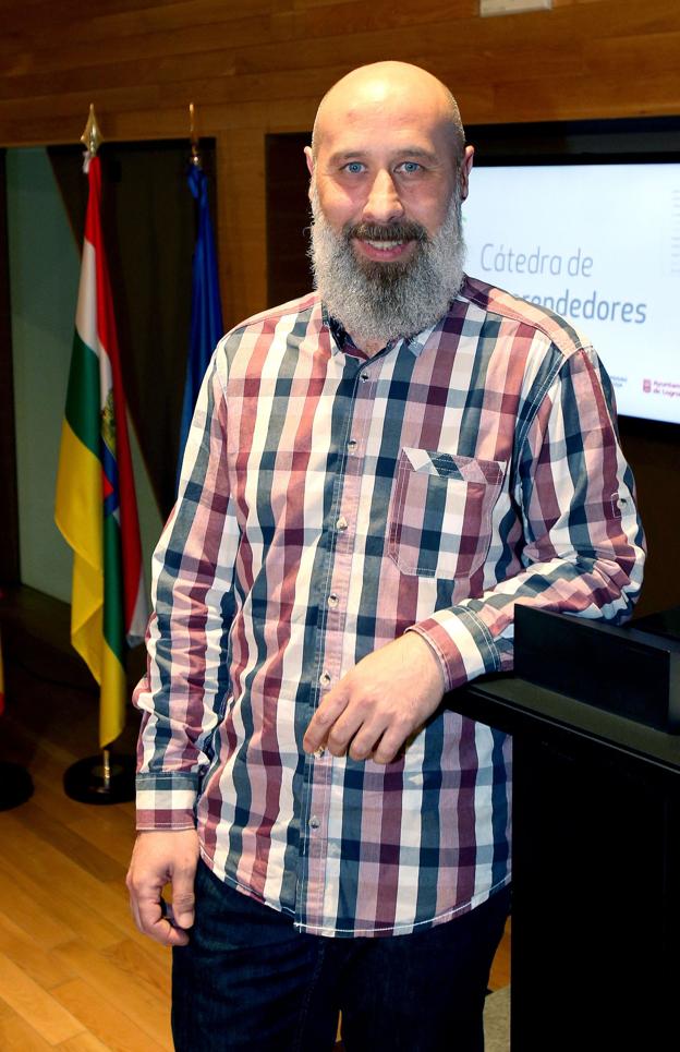 Rubén Román Fernández, técnico de Insectaria. :: juan marín