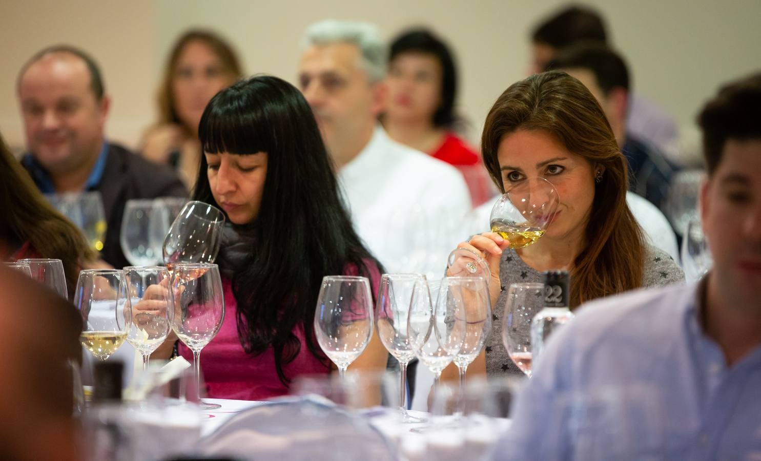 Esperanza Elías, enóloga de Rioja Vega, presentó los nuevos vinos de la bodega de Viana.