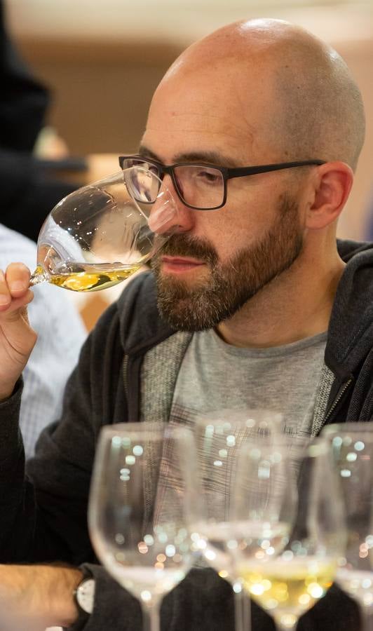 Esperanza Elías, enóloga de Rioja Vega, presentó los nuevos vinos de la bodega de Viana.