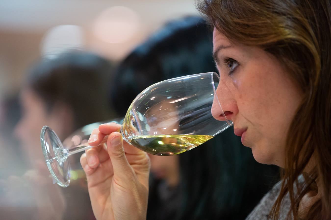 Esperanza Elías, enóloga de Rioja Vega, presentó los nuevos vinos de la bodega de Viana.