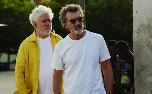 Pedro Almodóvar y Antonio Banderas en el rodaje de 'Dolor y gloria'.