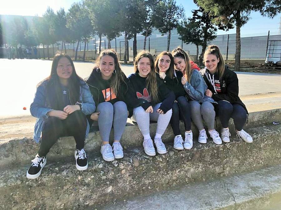 Más de 800 jóvenes se reúnen en el Bachillerato Santa María para jugar a fútbol, baloncesto y voleibol