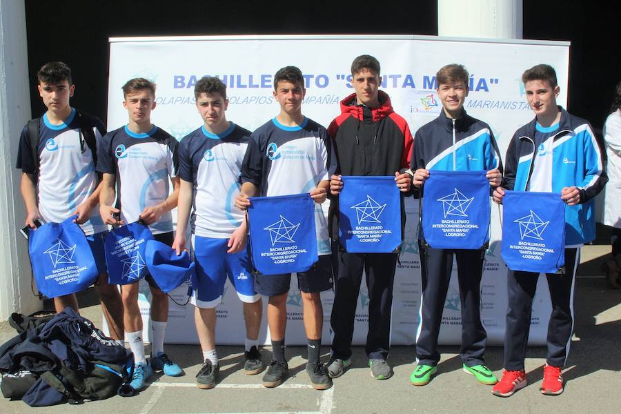 Más de 800 jóvenes se reúnen en el Bachillerato Santa María para jugar a fútbol, baloncesto y voleibol