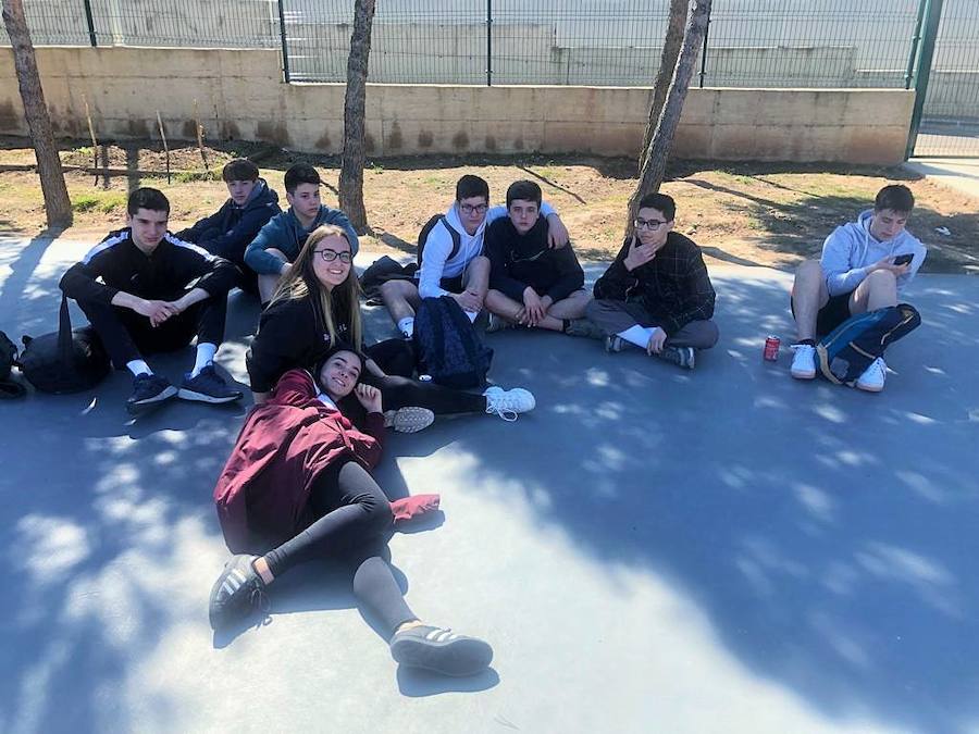 Más de 800 jóvenes se reúnen en el Bachillerato Santa María para jugar a fútbol, baloncesto y voleibol