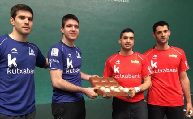 Zabaleta, Irribarria, Víctor y Albisu, ayer en el frontón Labrit de Pamplona. 