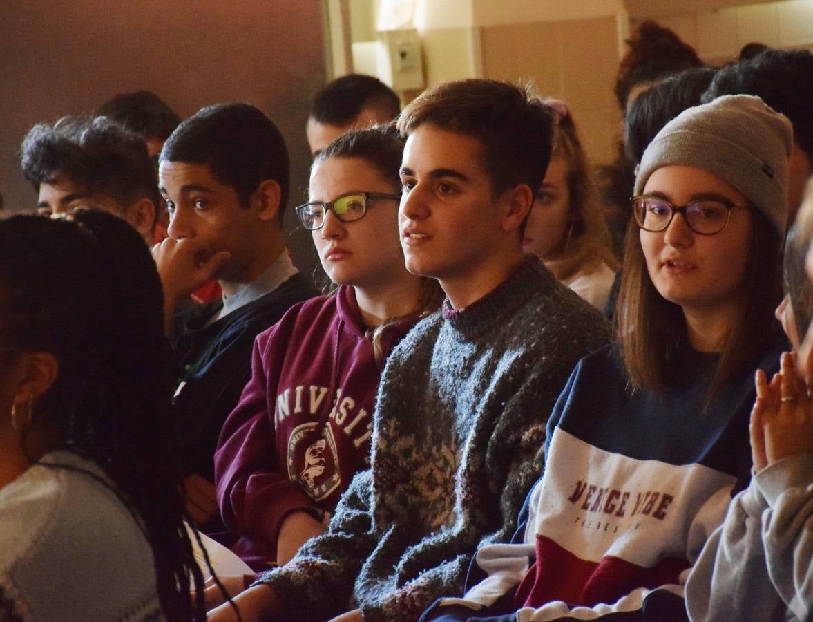 Fotos: el Maratón Poético bajo el lema &#039;La música de la palabra en imágenes&#039;. En el IES Batalla de Clavijo