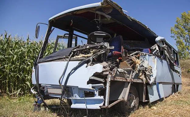 Imagen de archivo de un autobús siniestrado. 