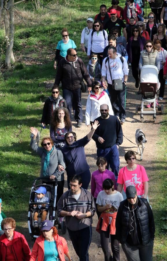 Organizados por la Consejería de Salud, que ha transcurrido por la pasarela nueva sobre el Iregua, con un recorrido de 8,8 kilómetros