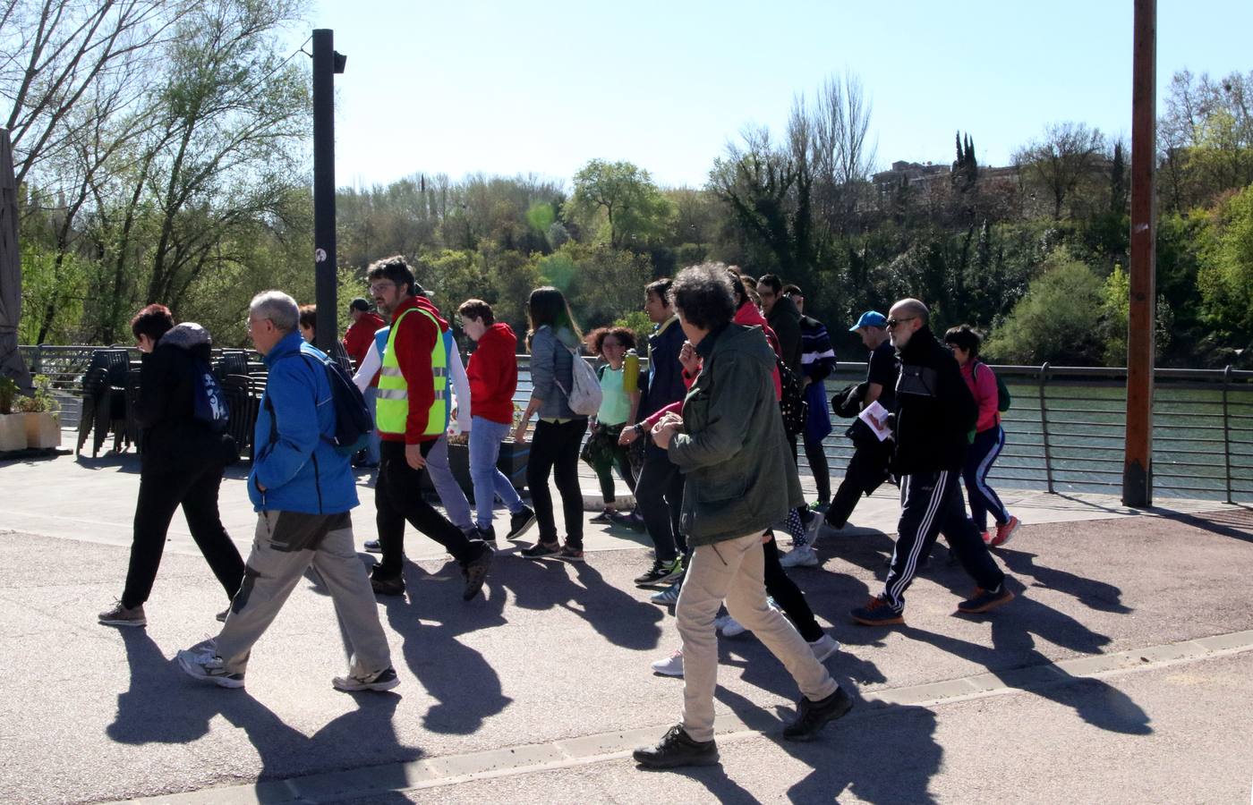 Fotos: Paseo Saludable por el barrio de Madre de Dios y San José de Logroño