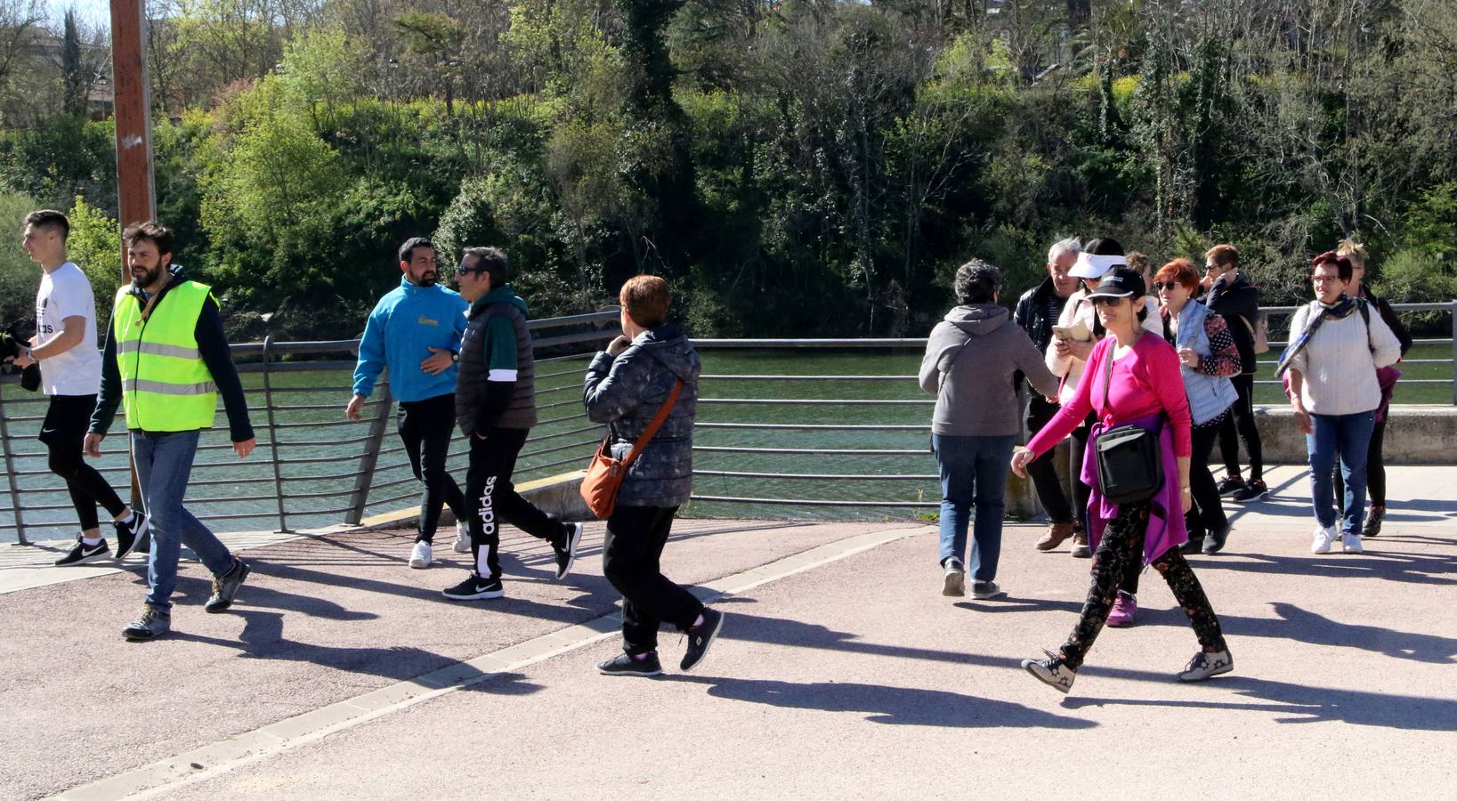 Fotos: Paseo Saludable por el barrio de Madre de Dios y San José de Logroño