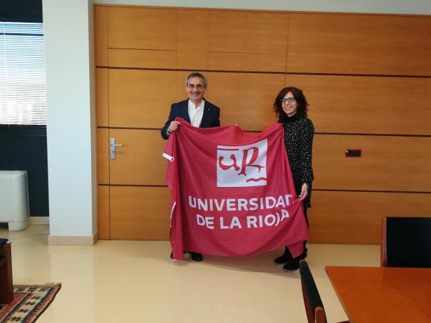 El rector de la UR, Julio Rubio, con la alcaldesa Laura Rivado. 