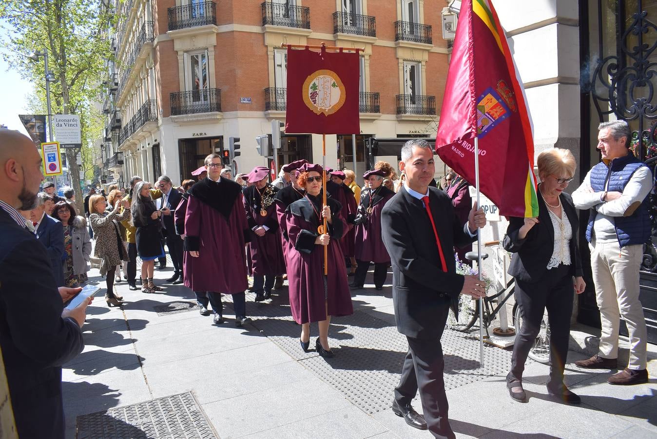 La Cofradía del Vino de Rioja ha investido como Cofrade de Honor al Centro Riojano de Madrid