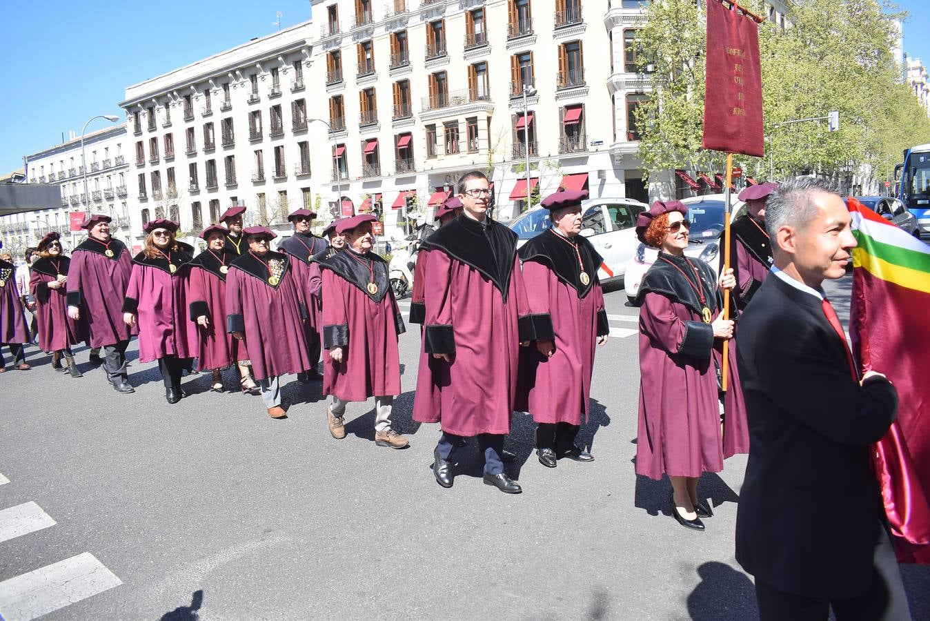 La Cofradía del Vino de Rioja ha investido como Cofrade de Honor al Centro Riojano de Madrid