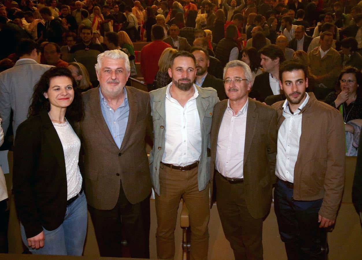 Repleto estuvo el Auditorio del Palacio de Congresos de Logroño para escuchar a Santiago Abascal