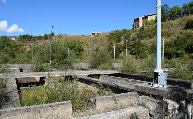 Imagen principal - Piscifactoría abandonada de Torrecilla en Cameros.