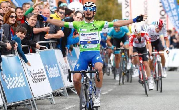 Alaphilippe gana la segunda etapa de la Vuelta al País Vasco