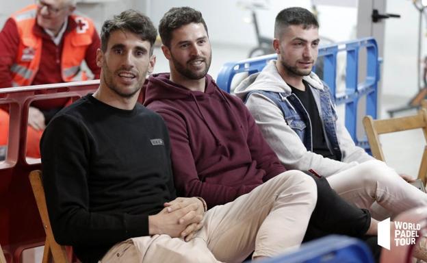 Javi Martínez disfruta de uno de los partidos. 