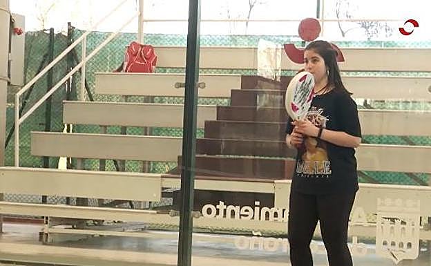 El pádel es muy divertido y conoces a mucha gente. 