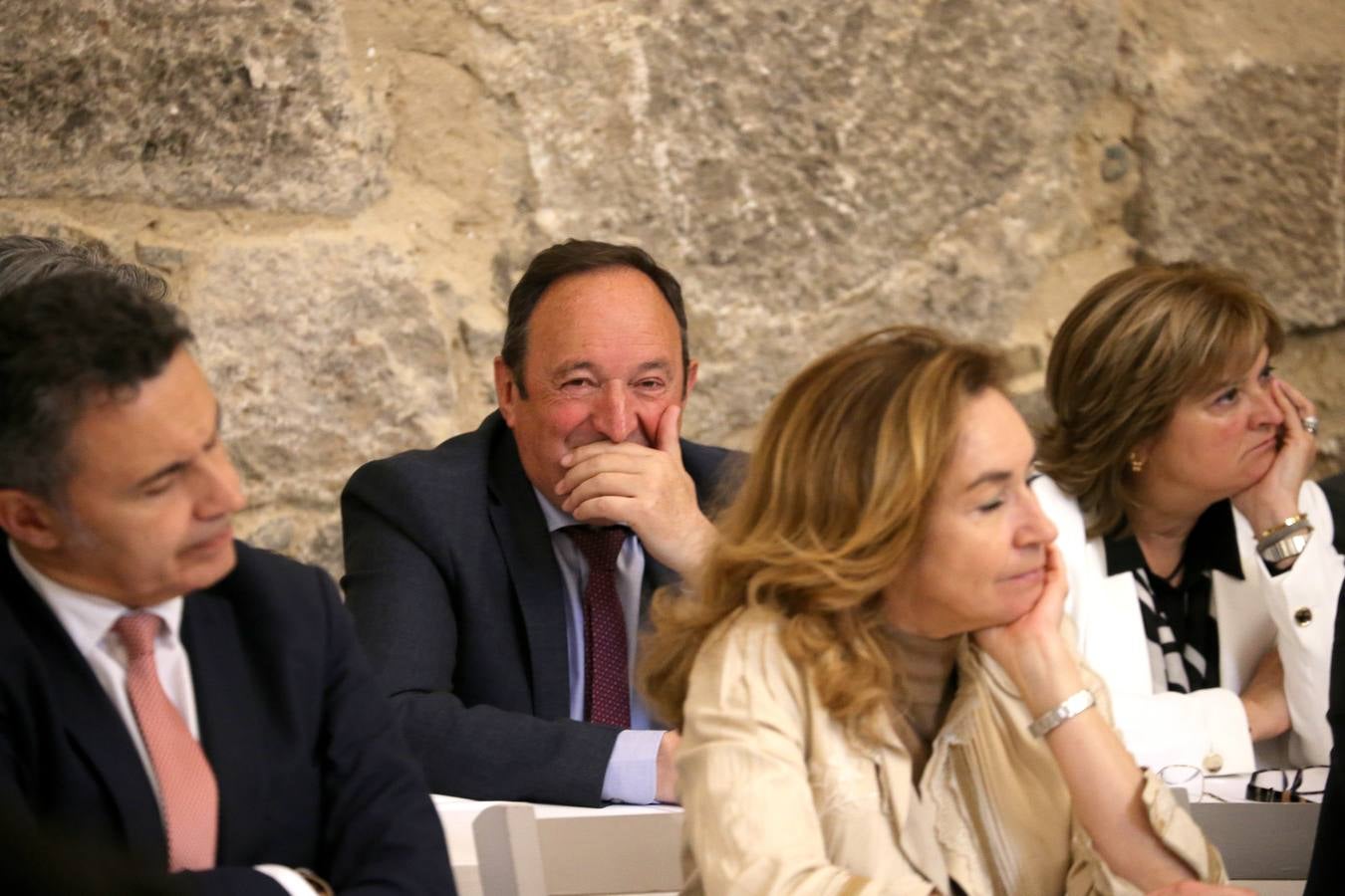 El pleno del Parlamento aprueba por unanimidad (y algún reproche final) la reforma de la principal norma rectora de La Rioja