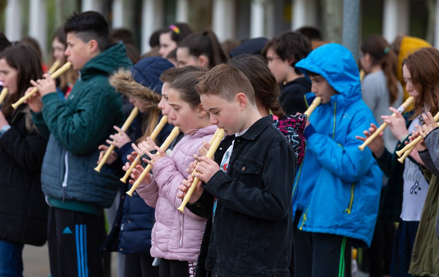 Fotos: Escolares riojanos celebran Musiqueando en el parque San Miguel de Logroño