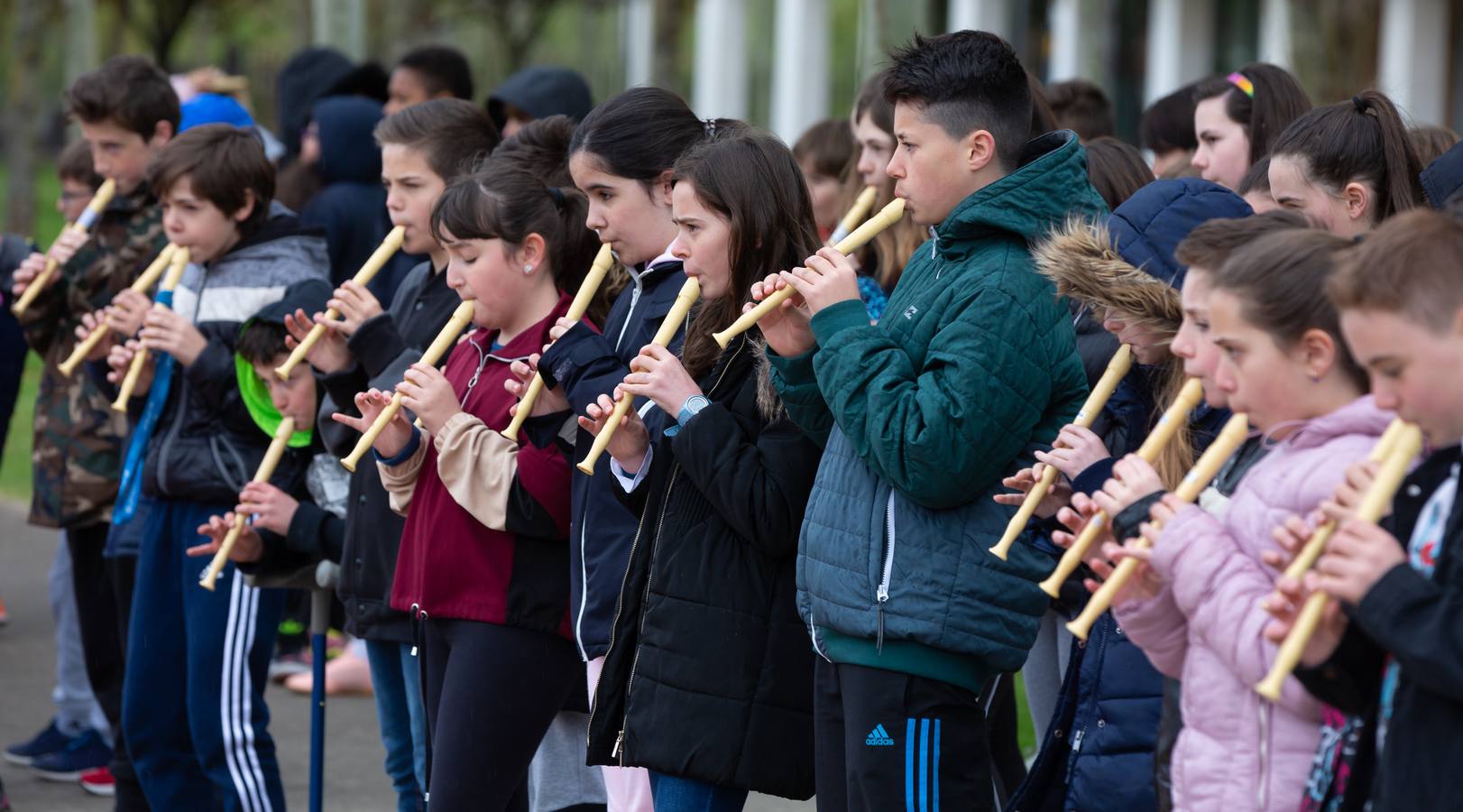 Fotos: Escolares riojanos celebran Musiqueando en el parque San Miguel de Logroño