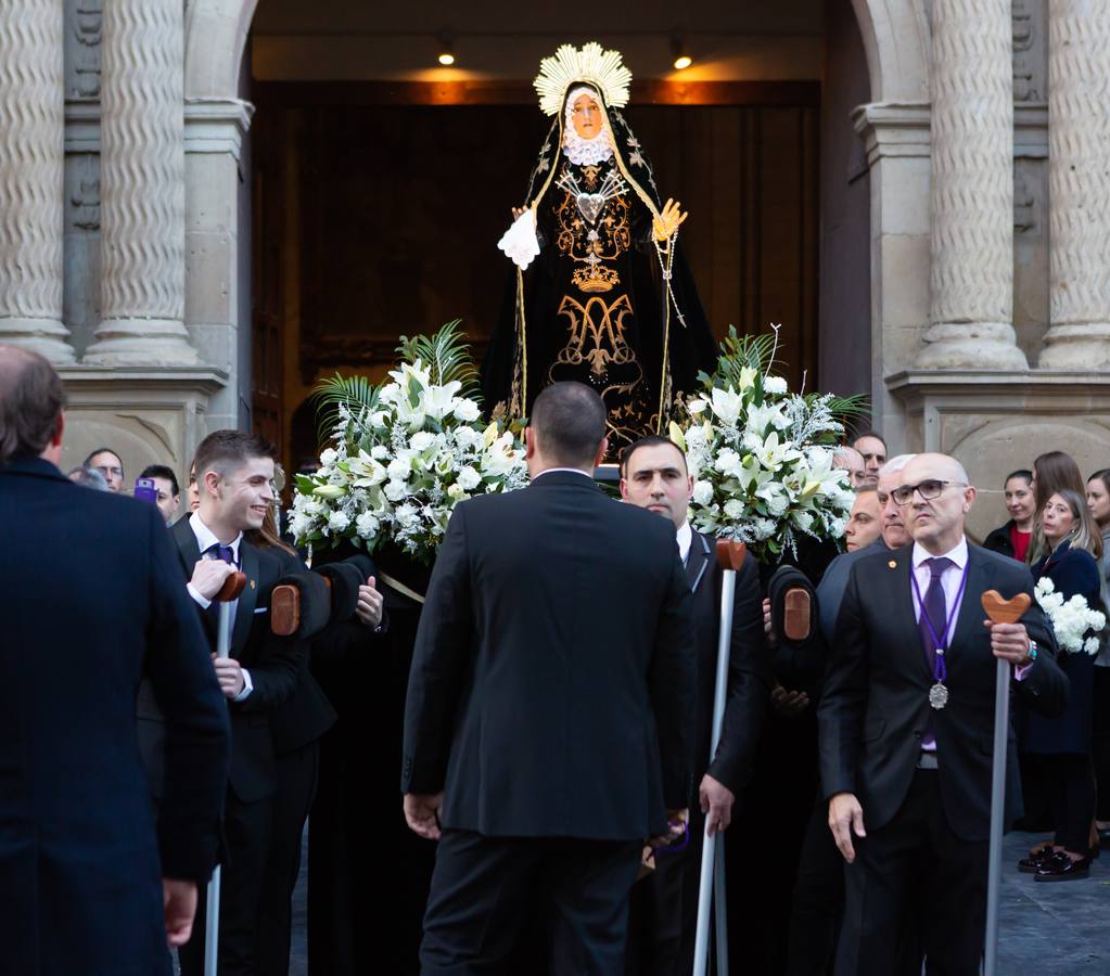 Fotos: La procesión del Viernes de Dolor en Logroño