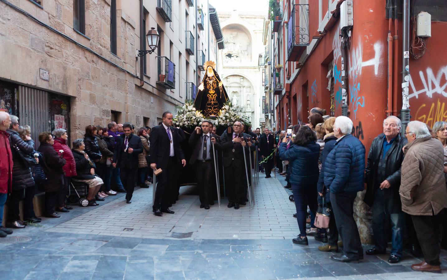 Fotos: La procesión del Viernes de Dolor en Logroño