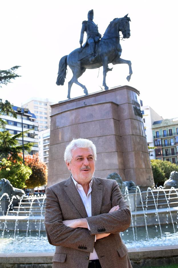 Carlos Cutillas, en el Espolón de Logroño. :: Miguel Herreros