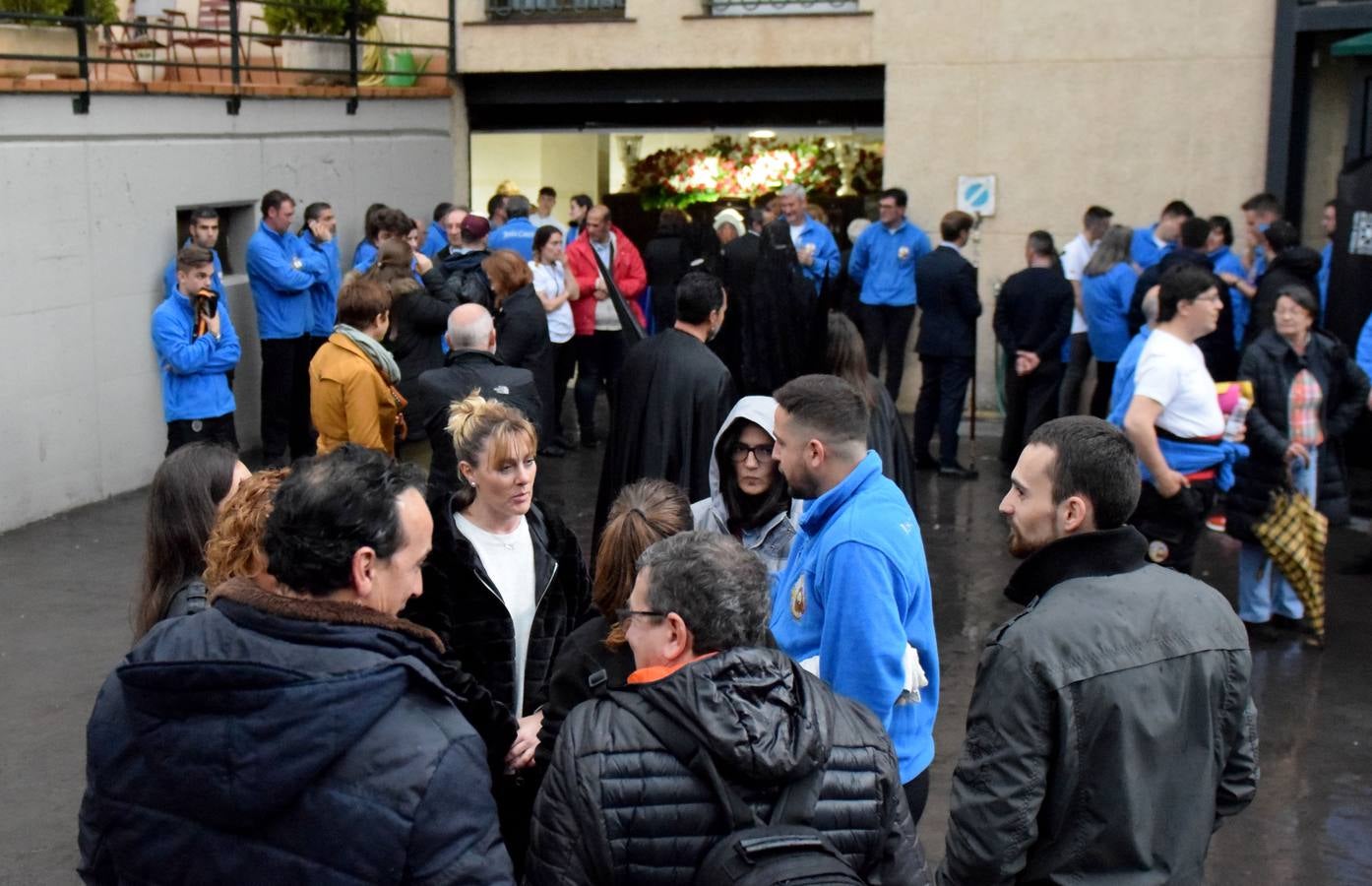 Fotos: La lluvia obliga a suspender el Vía Crucis del Cautivo