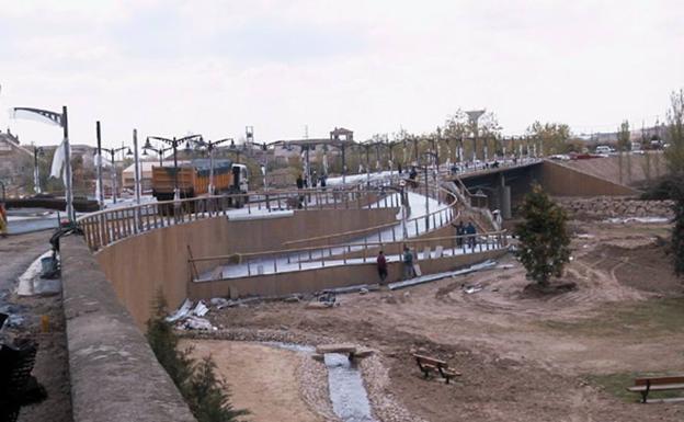 Obras del nuevo puente sobre el río Cidacos, y del parque en el entorno de Calahorra. 